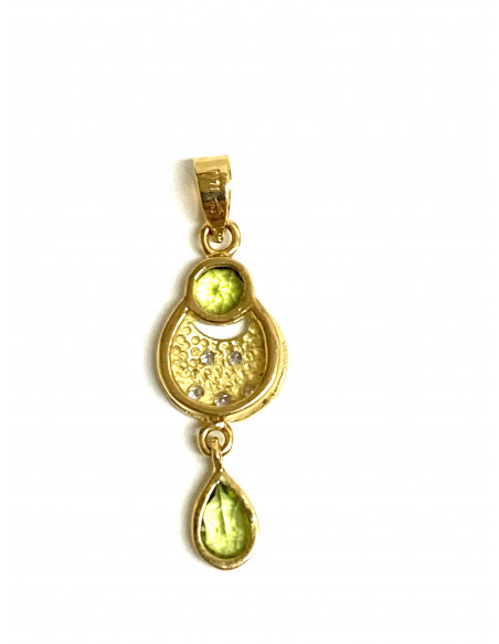 Colgante en oro amarillo y turmalina verde