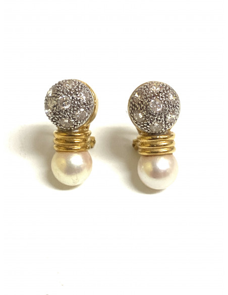 Pendientes en oro de 18 kilates y Perla cultivada